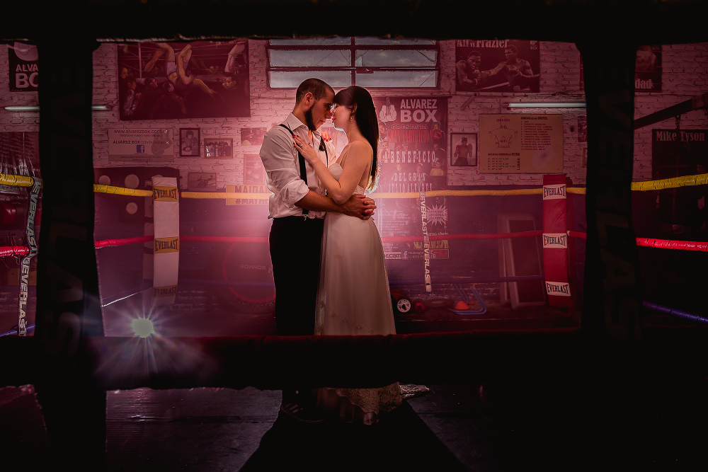 Gustavo Campos, fotografo de bodas, trash the dress, sesion de novios, sesión post boda, Gus Campos, boxing session, boxing bride, fotografo de casamiento en capital, fotografo buenos aires, alvarez boxing club, fotos de bodas diferentes
