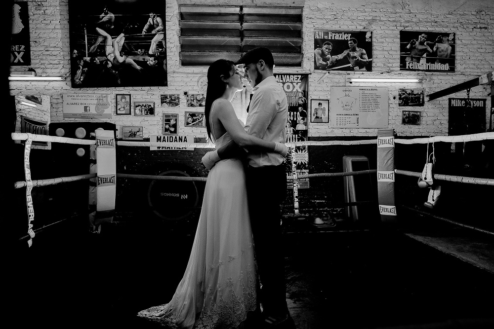 Gustavo Campos, fotografo de bodas, trash the dress, sesion de novios, sesión post boda, Gus Campos, boxing session, boxing bride, fotografo de casamiento en capital, fotografo buenos aires, alvarez boxing club, fotos de bodas diferentes